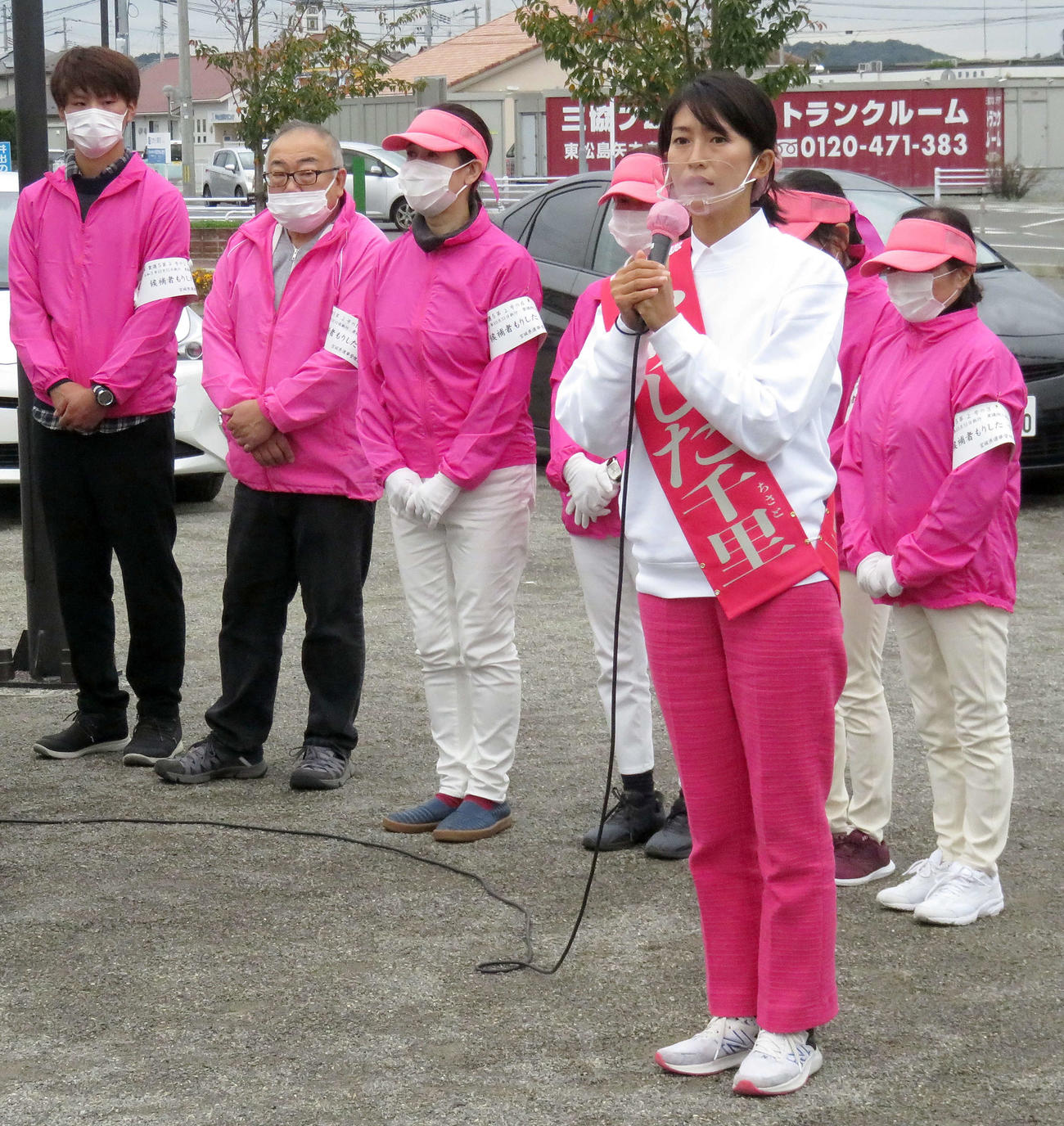 2021年10月19日、東松島市内で街頭演説を行う自民党公認候補の森下千里氏（撮影・鎌田直秀）