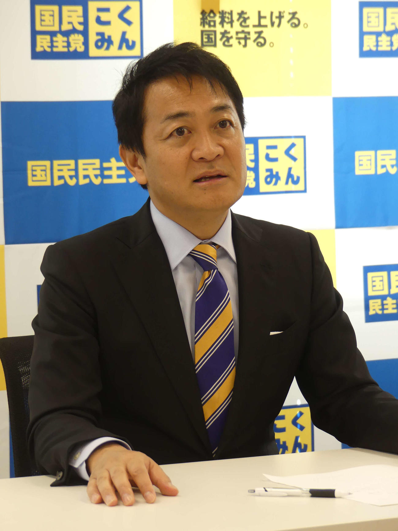 インタビューに応じる国民民主党の玉木雄一郎代表（撮影・中山知子）