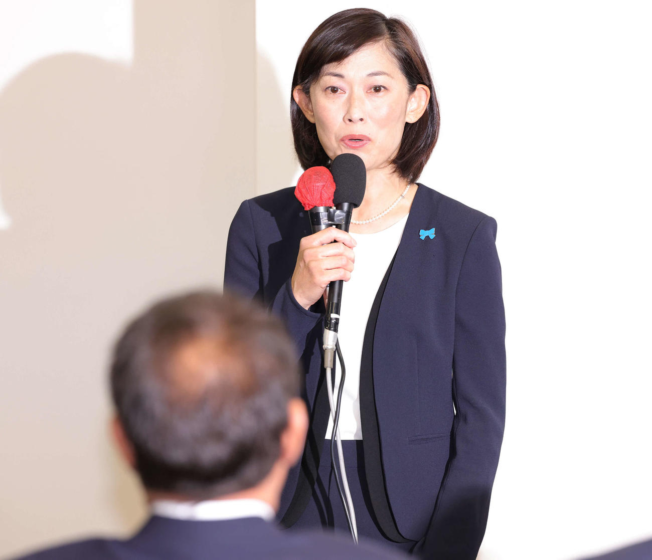 東京7区で落選を受け会見する丸川珠代氏（27日、午後10時17分、東京・西新橋で）（撮影・野上伸悟）