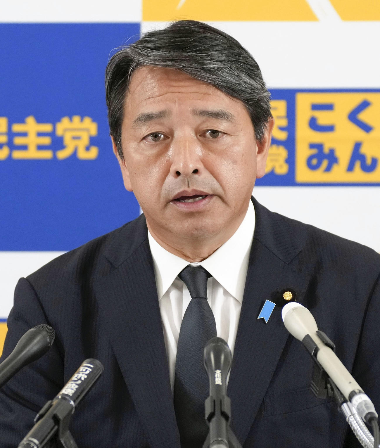 会談を終え、記者会見する国民民主党の榛葉幹事長（共同）
