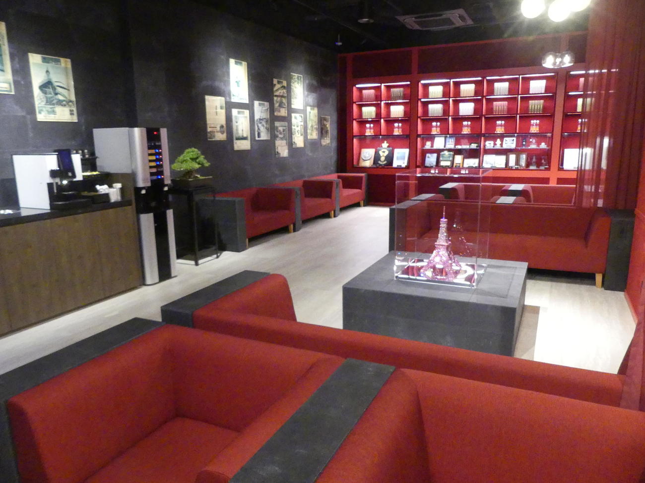 ツアー参加者限定で利用できる「MAPLE LOUNGE」