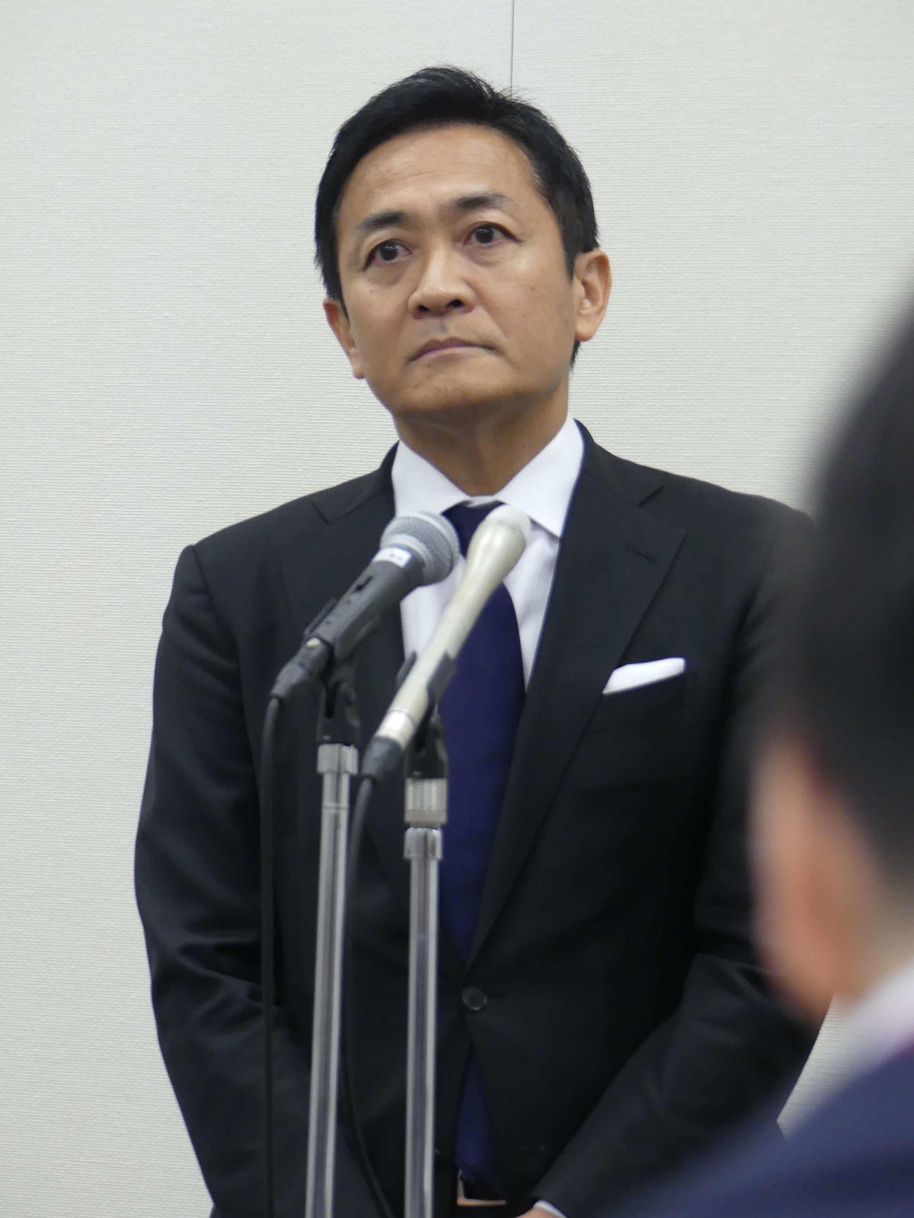 記者会見で不倫報道を認める国民民主党の玉木雄一郎代表（撮影・中山知子）