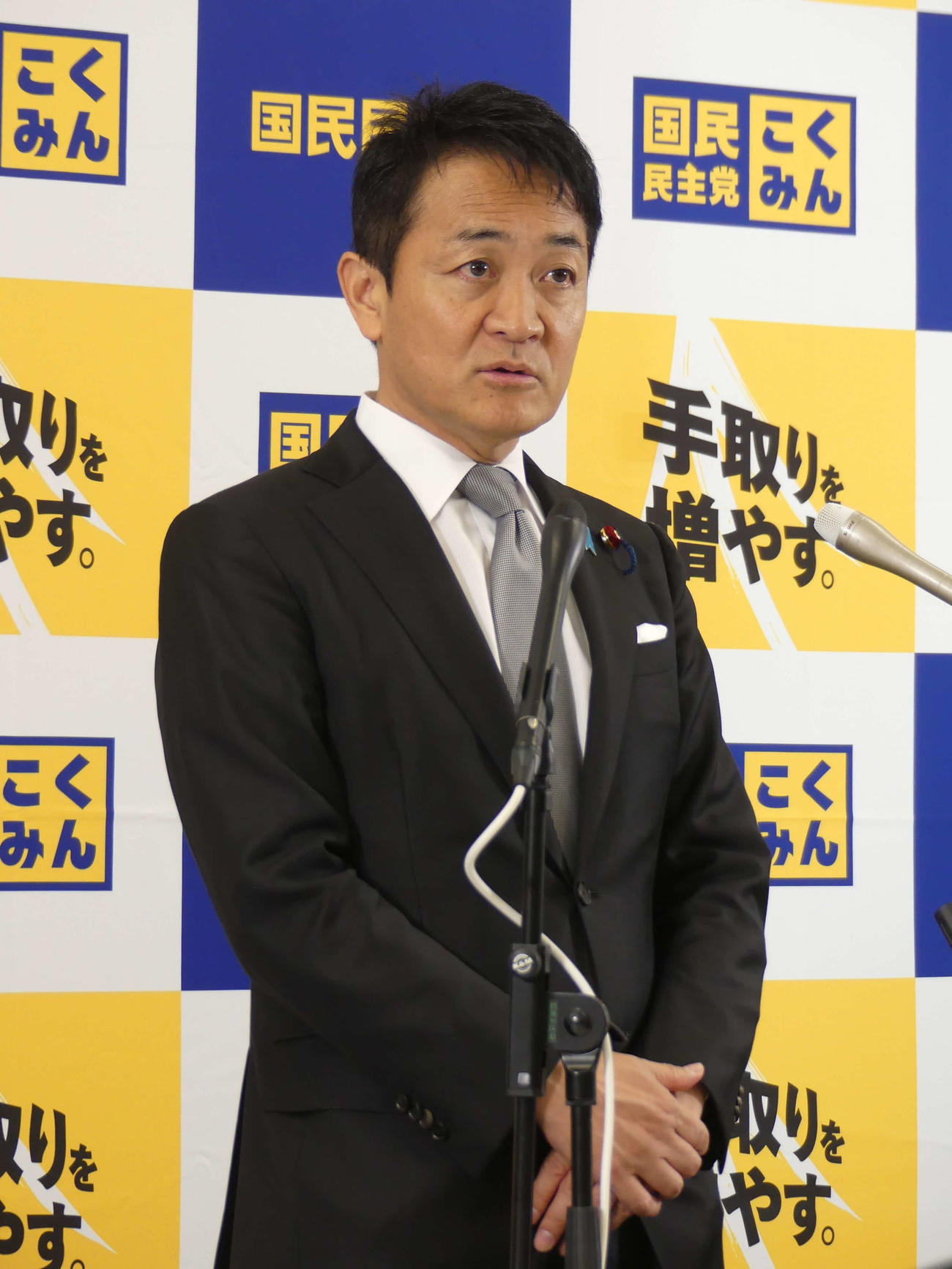 定例会見で記者の質問に答える国民民主党の玉木雄一郎代表（撮影・中山知子）