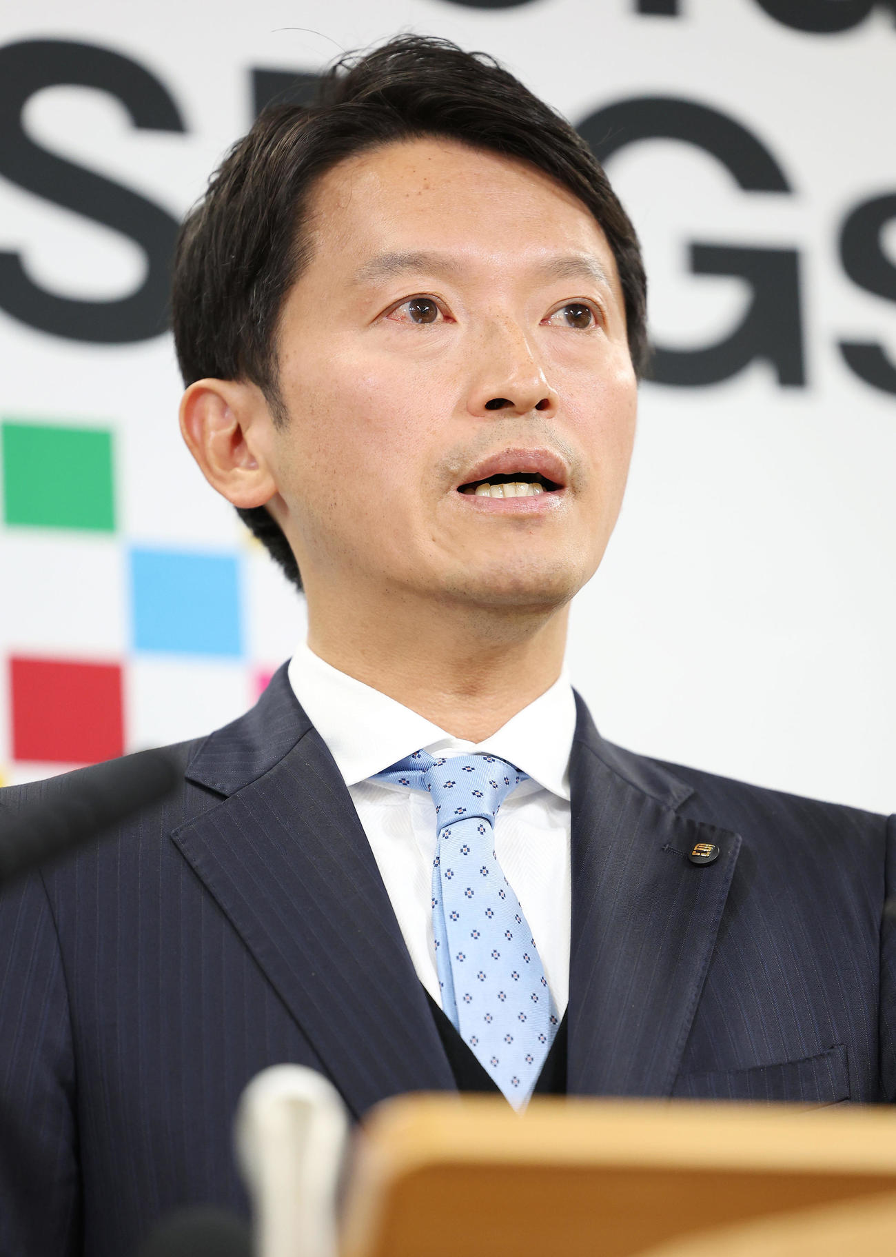 会見を行う斎藤元彦知事（撮影・前田充）