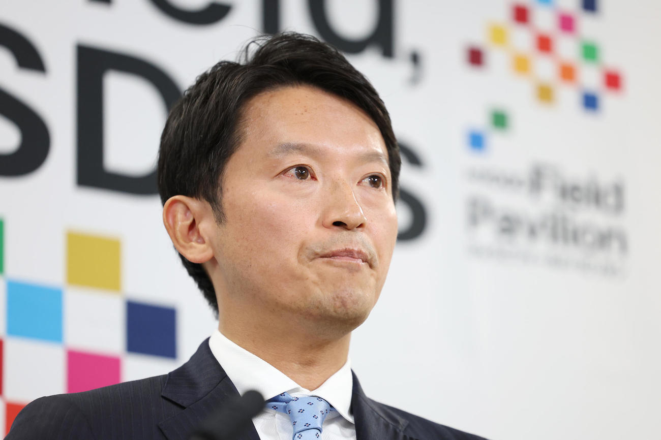 会見を行う斎藤元彦知事（撮影・前田充）