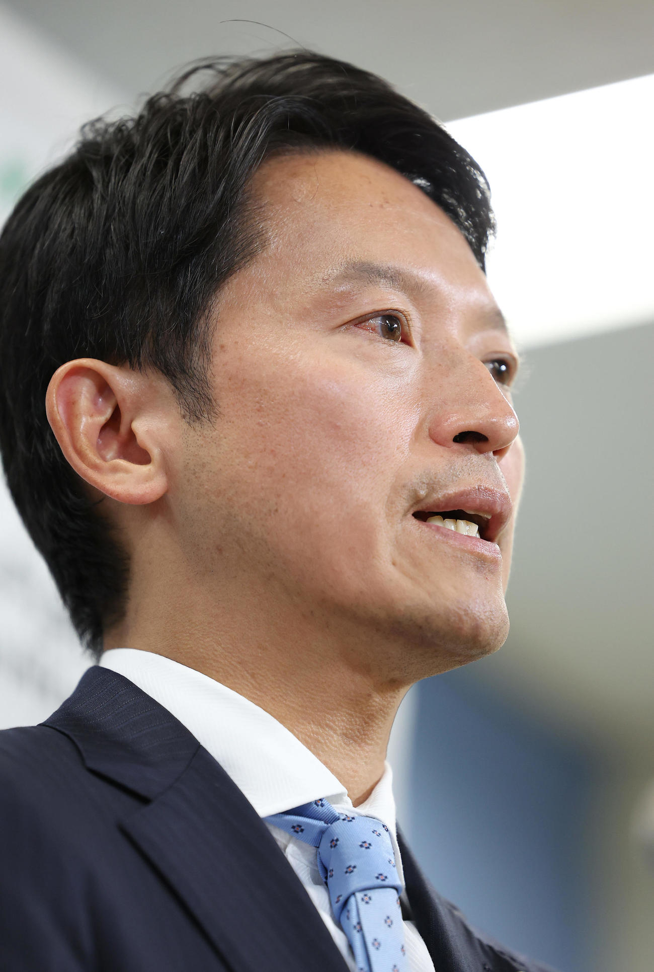 会見を行う斎藤知事（撮影・前田充）