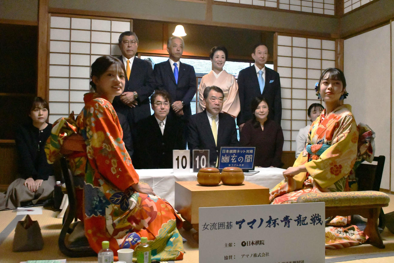 「女流囲碁アマノ杯青龍戦」決勝は藤沢里菜女流本因坊（左）と上野愛咲美女流立葵杯（右）の2強対決