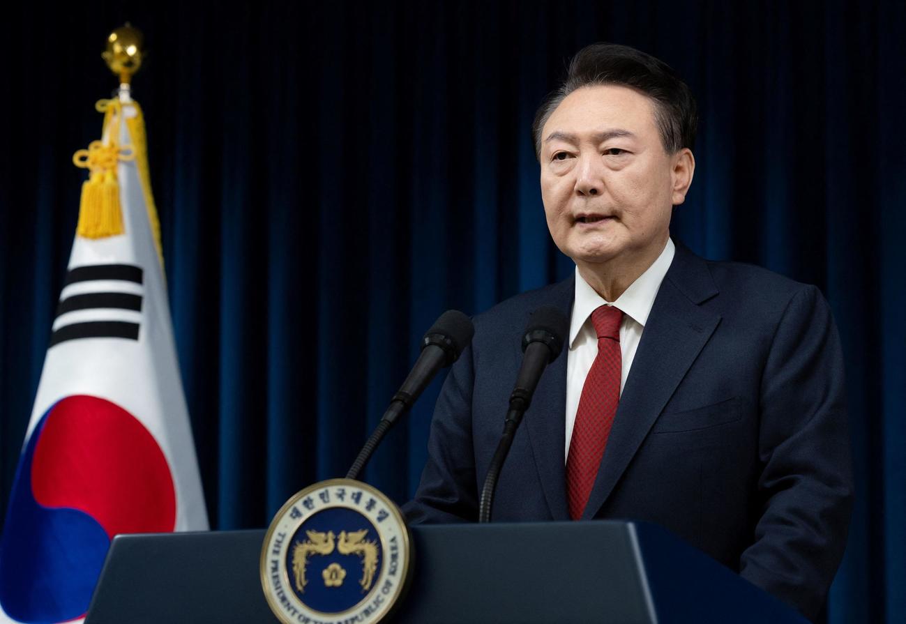 2024年12月7日、ソウルの大統領府で国民に向けて演説する韓国の尹錫悦大統領（大統領府提供、ロイター）