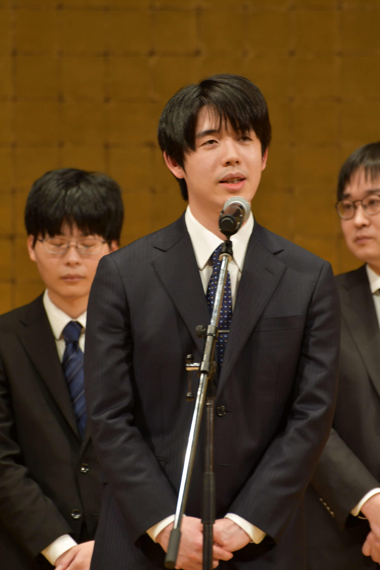 「SUNTORY　将棋オールスター東西対抗戦2024」への決意を述べる藤井聡太7冠