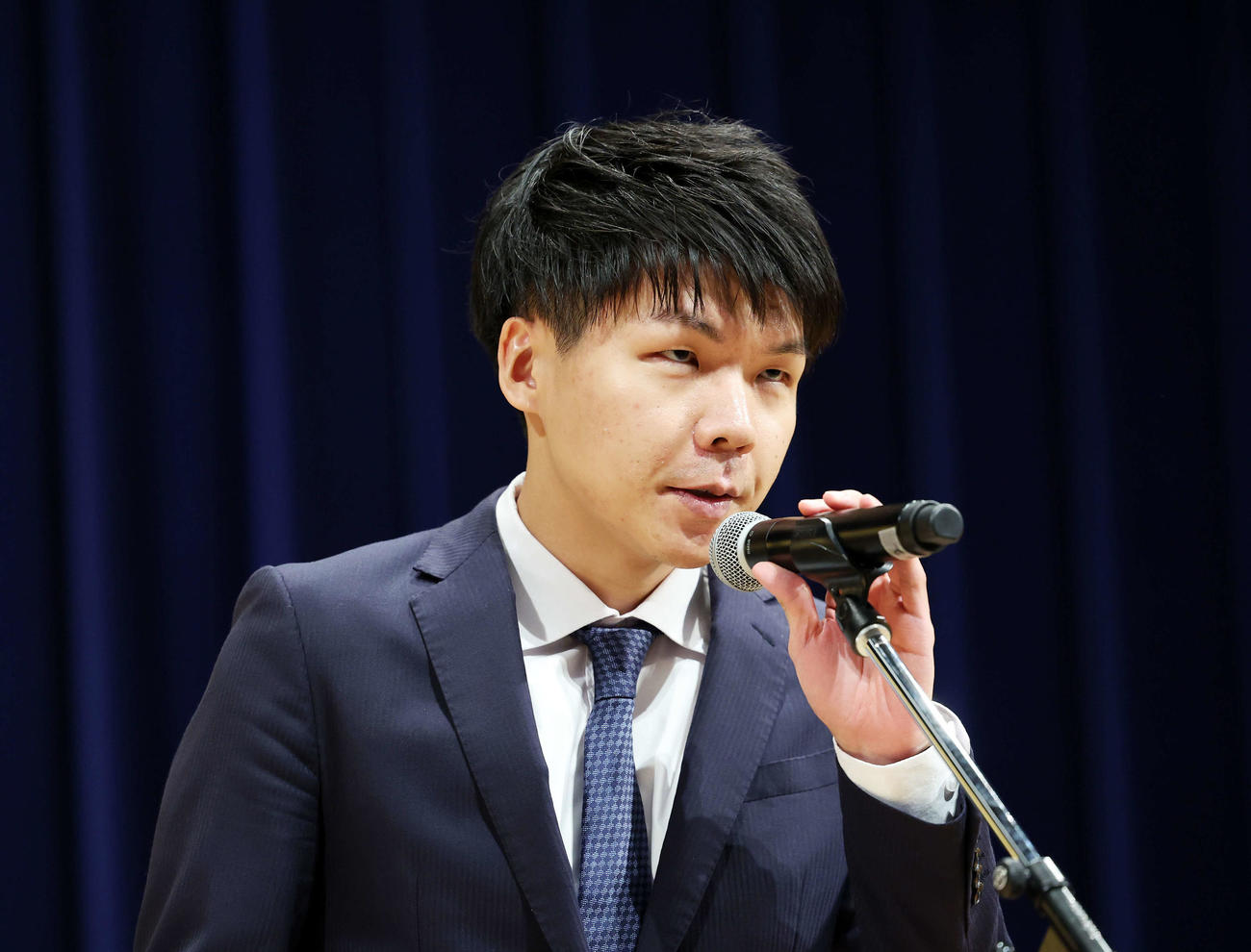 将棋 増田康宏八段が藤井聡太棋王にタイトル戦初挑戦 子供の頃からの夢 和服楽しみ - 社会