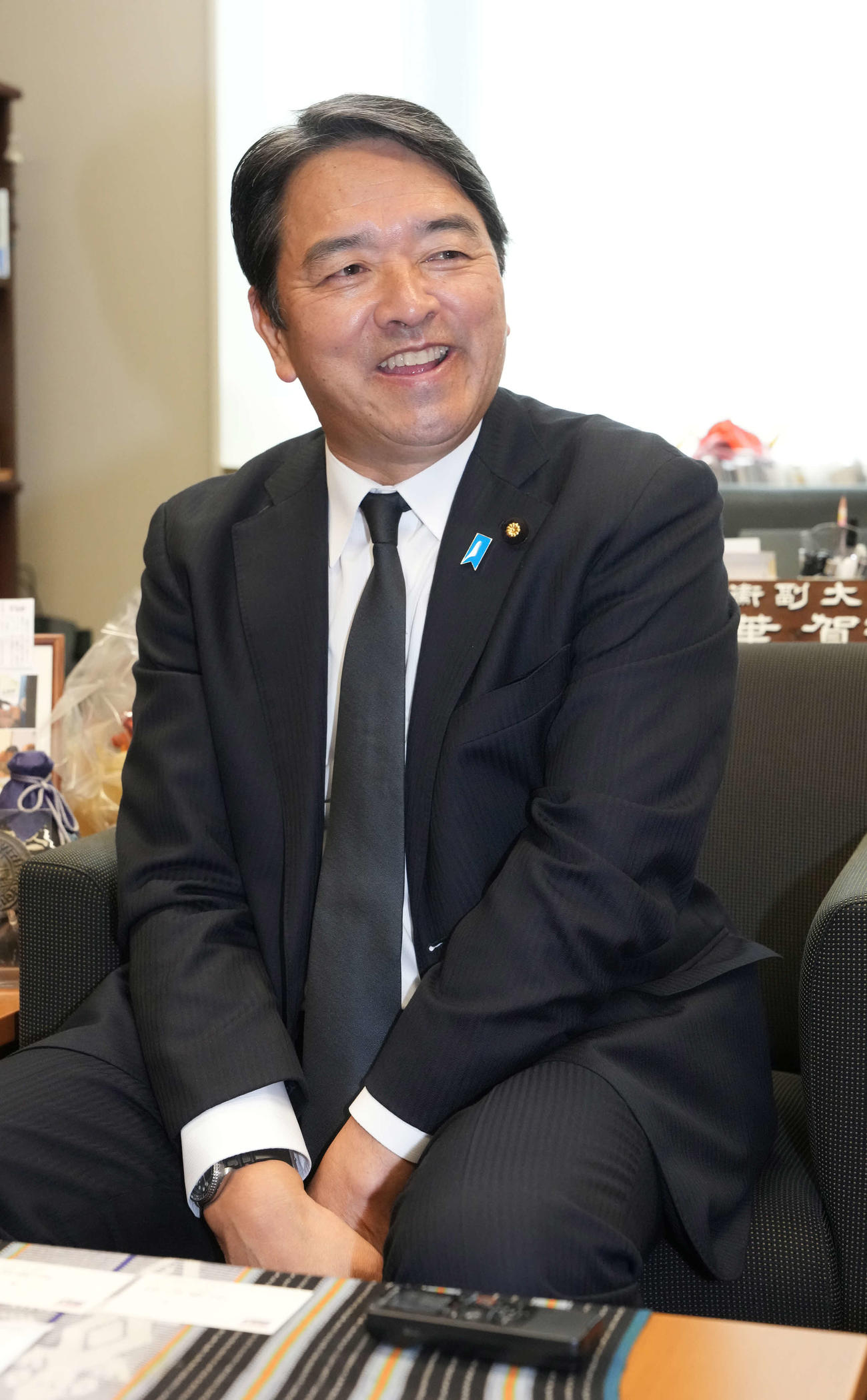 年末インタビュー「政界の軍師」、プライベートな話題で笑顔を見せる国民民主党の榛葉賀津也幹事長