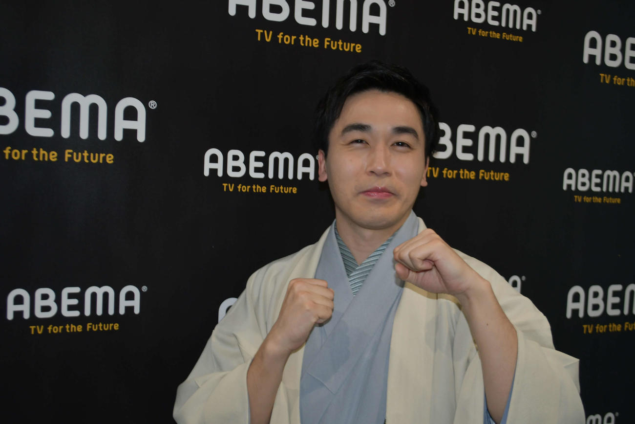 将棋に集中して頑張る年にしたいと張り切る菅井竜也八段