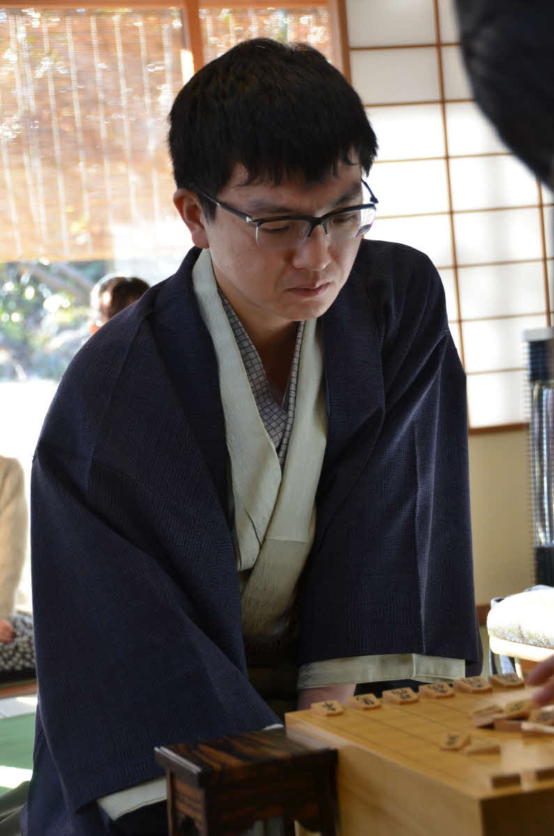 藤井聡太王将と初めての2日制7番勝負に挑む永瀬拓矢九段（日本将棋連盟提供）