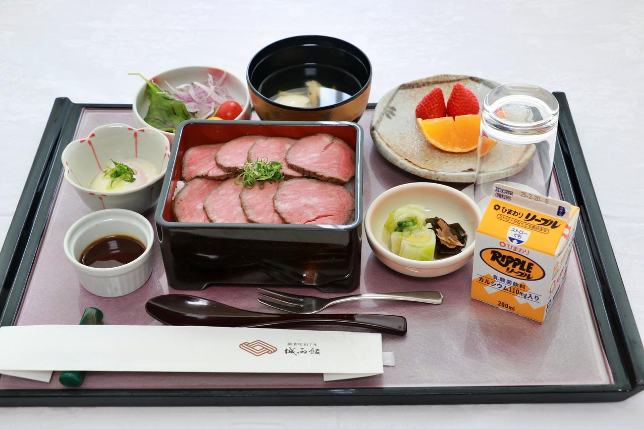 増田康宏八段の昼食「土佐あかうしローストビーフ重」「リープル」（日本将棋連盟提供）