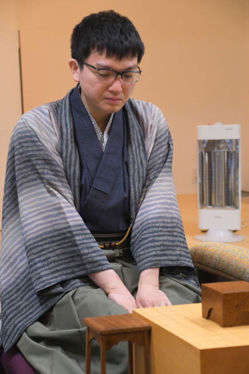 連敗中の永瀬拓矢九段は藤井聡太王将に1勝返したいところ（日本将棋連盟提供）