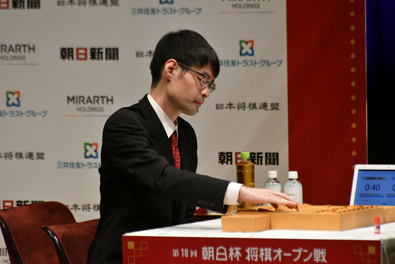 来期は名人戦挑戦者を争うA級順位戦に初昇級する近藤誠也八段