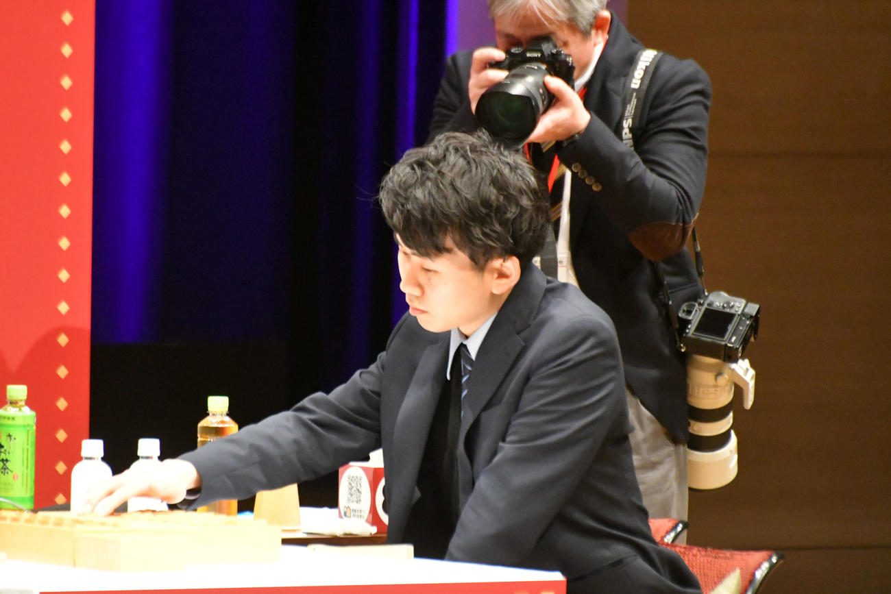 朝日杯で公式戦初制覇を目指す井田明宏五段