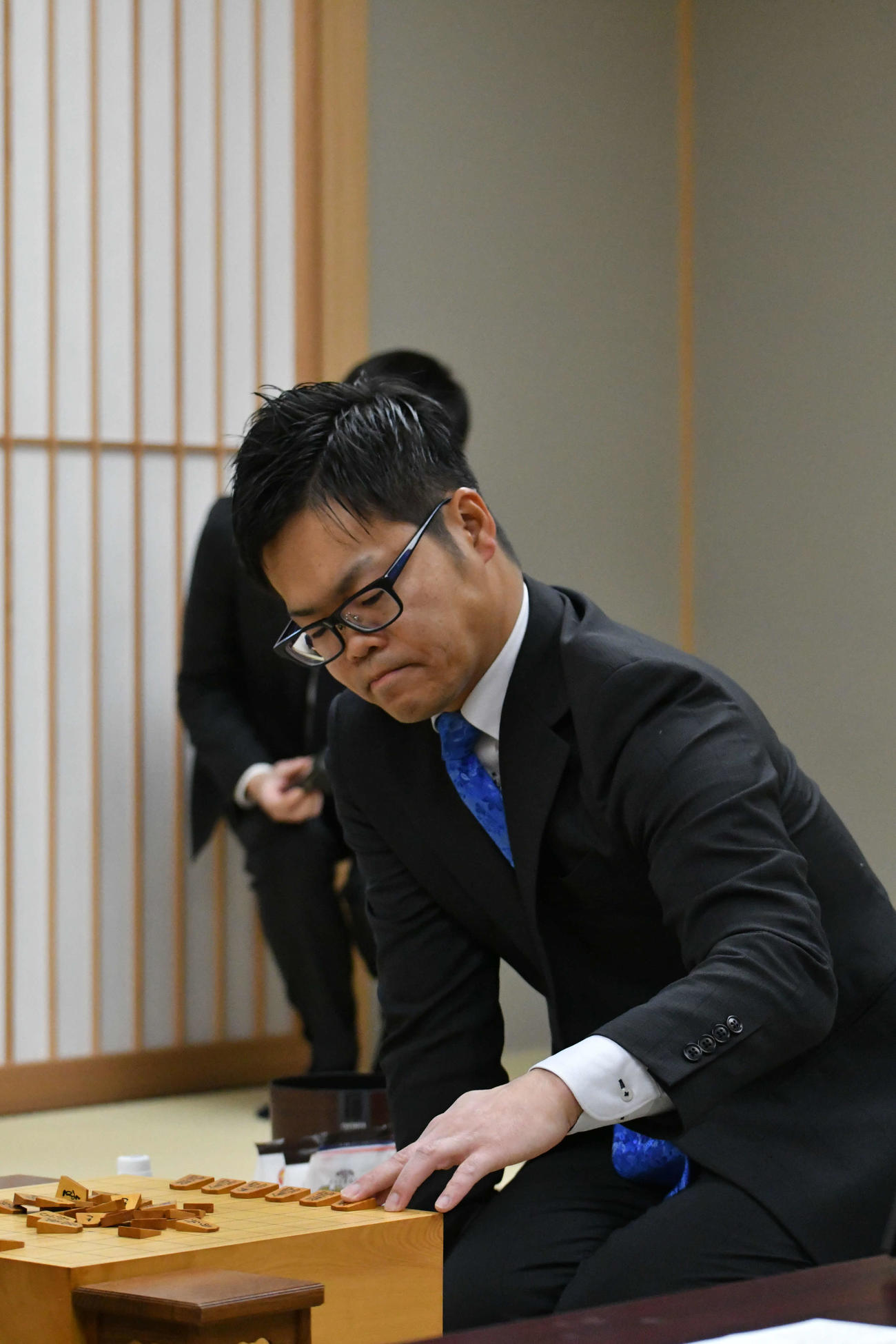 初対決の藤井聡太7冠に「攻める振り飛車」で挑む戸辺誠七段