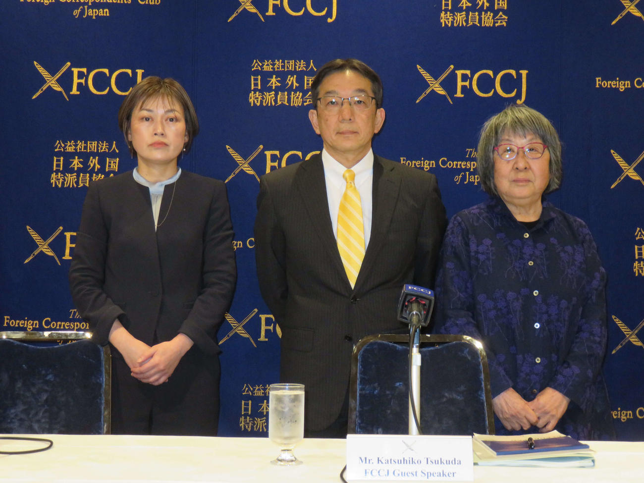 日本外国特派員協会で会見を開いた、伊藤詩織さんの元弁護団の、左から西廣陽子弁護士、佃克彦弁護士、角田由紀子弁護士（撮影・村上幸将）
