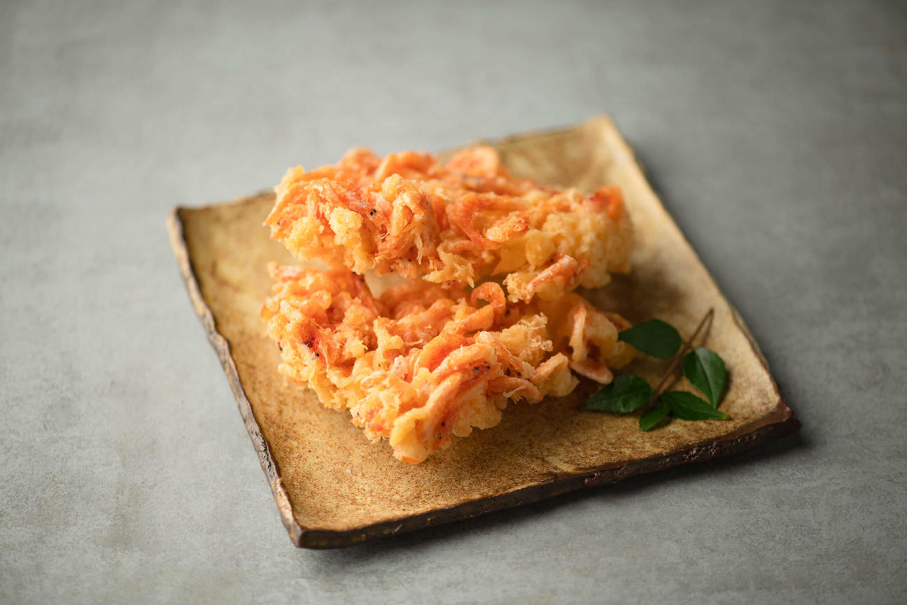 レンジで温めるだけで驚きの揚げたて食感になる「桜えびのかき揚げ」
