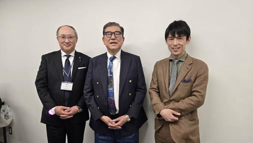ネクタイがだらしない」石破首相TGC登場写真にSNS厳しい声「山火事の