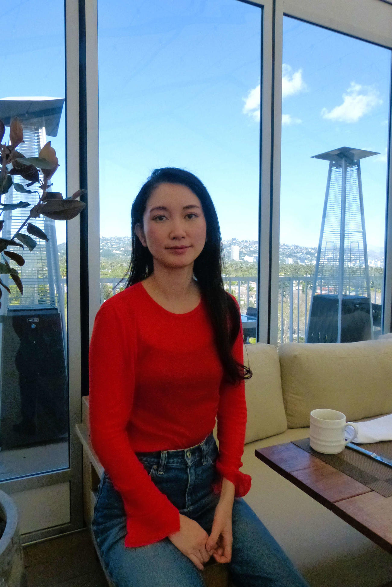 米アカデミー賞授賞式から一夜明け、取材に応じる伊藤詩織監督（撮影・千歳香奈子）