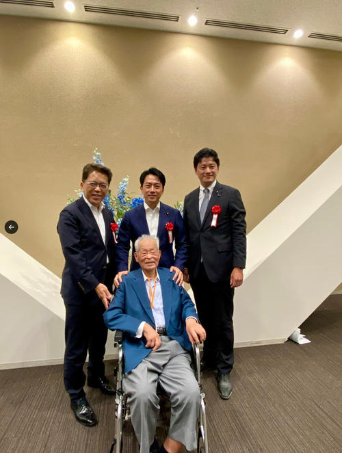 小泉進次郎氏、父・小泉純一郎氏の縁でともに活動した著名弁護士の訃報