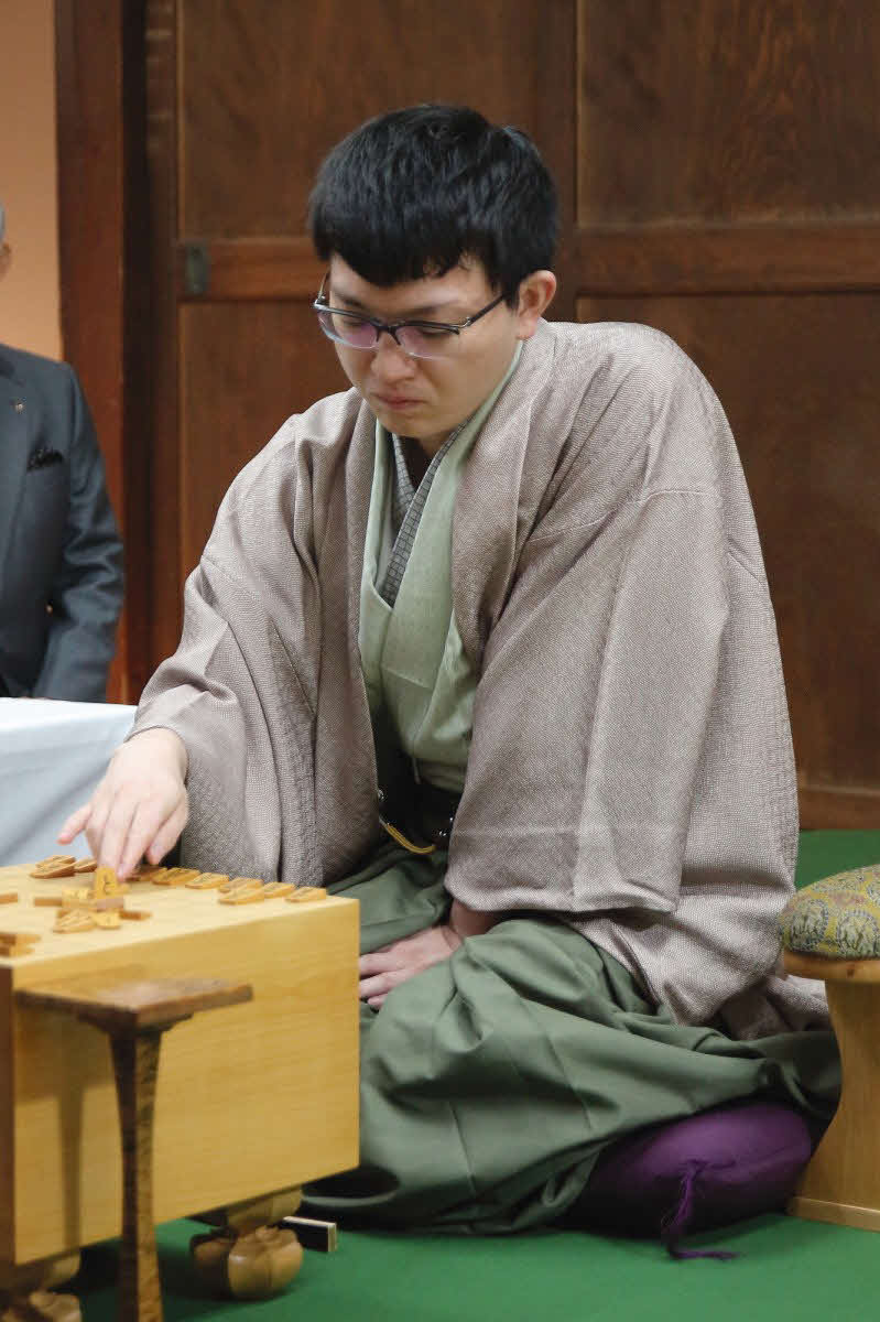 1勝3敗とスコア的に厳しい永瀬拓矢九段の連勝なるか（日本将棋連盟提供）