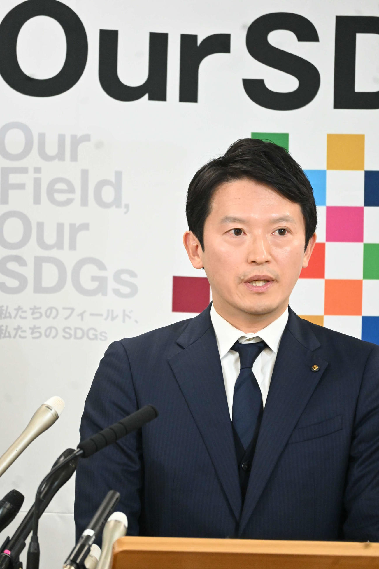 定例会見を行った兵庫県の斎藤元彦知事（撮影・松浦隆司）