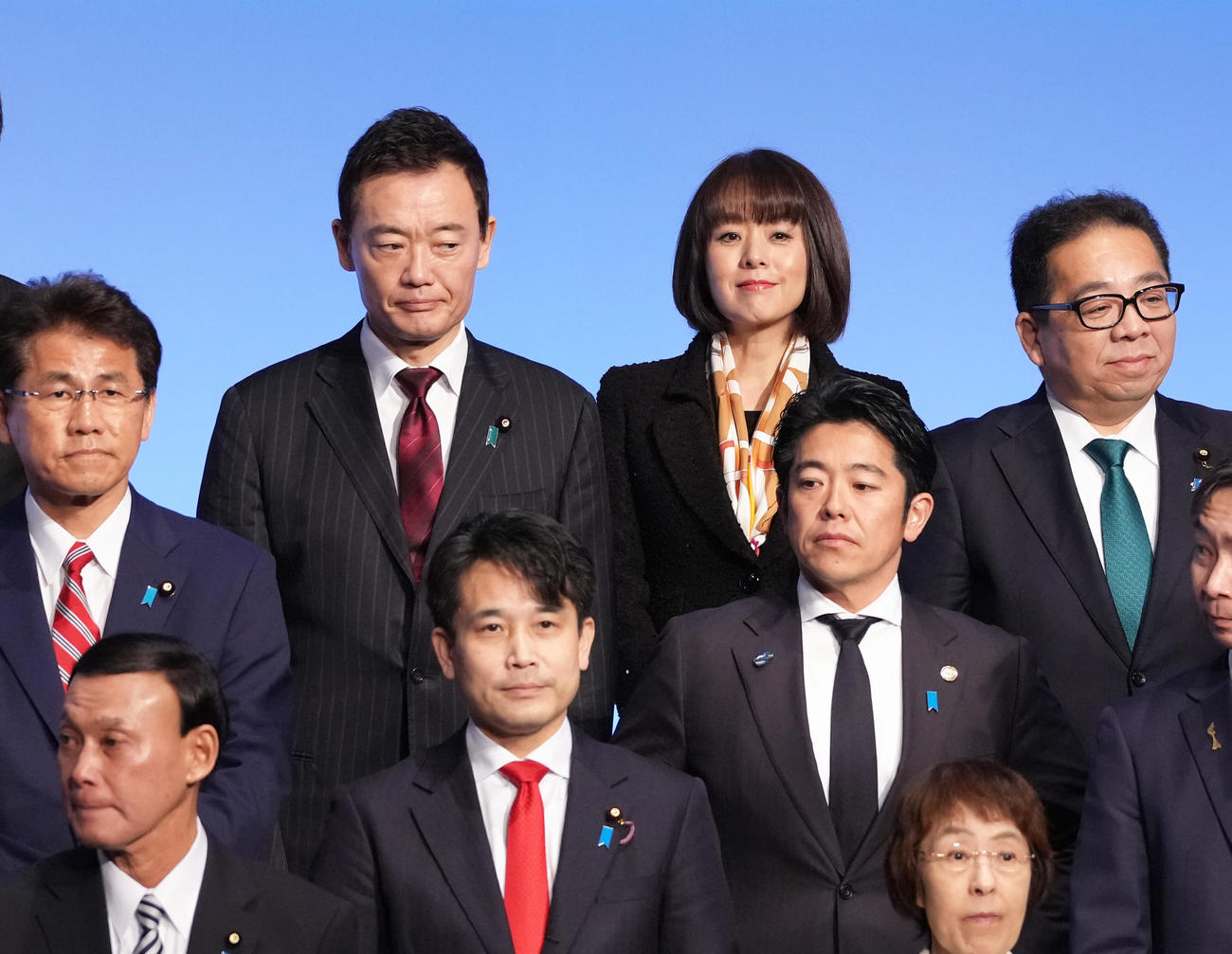 自民党大会で比例代表の候補予定者として紹介された杉田水脈氏（後方中央右）、中田宏氏（同左）ら（2025年3月9日撮影）