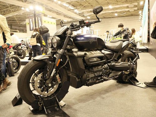 大阪モーターサイクルショー2025に提示された、トライアンフの2400ccクルーザー(撮影・宮崎幸一)