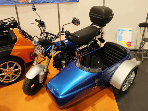 大阪モーターサイクルショー2025に提示されたホンダダックス125のサイドカー(撮影・宮崎幸一)