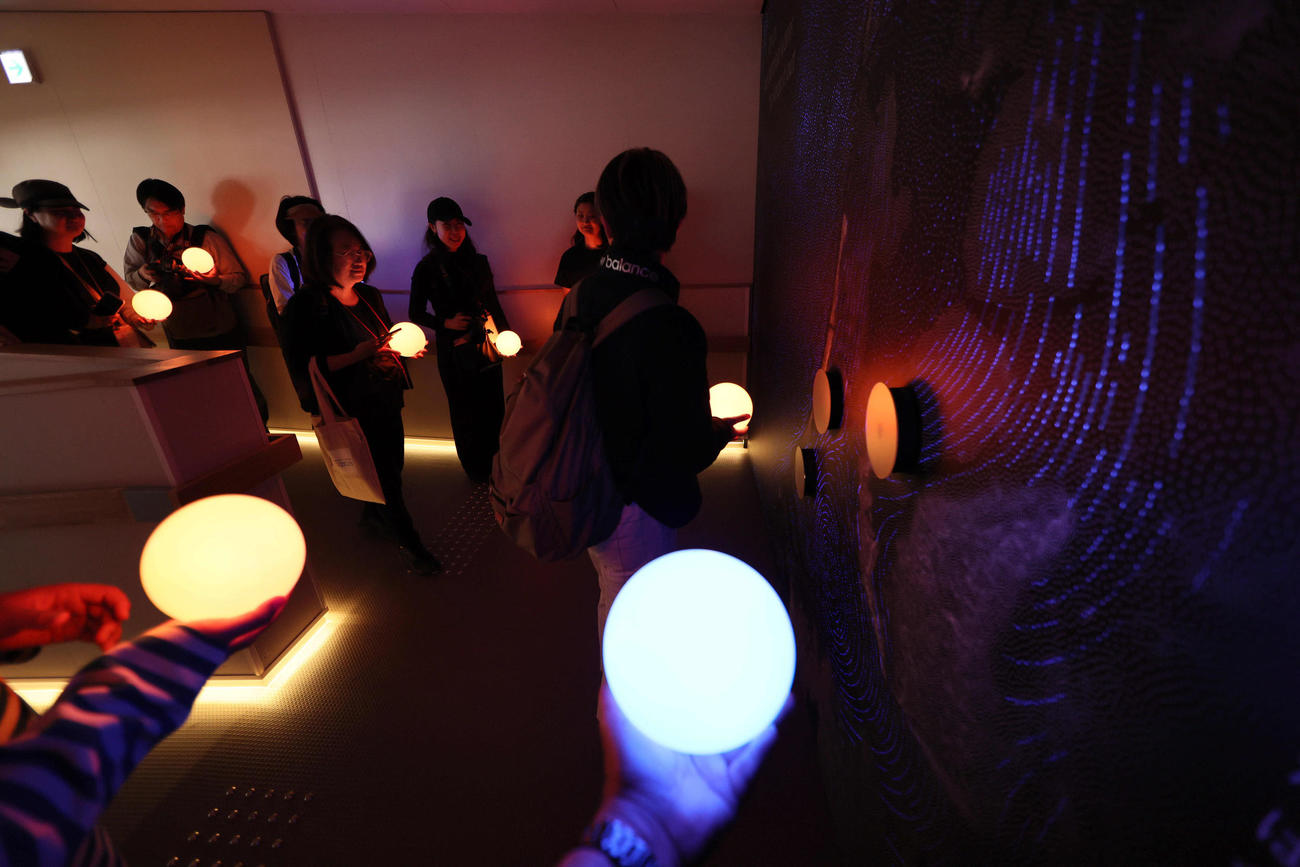 EXPO2025大阪・関西万博のオランダ館で体験できる「オーブ」を使ったアトラクション（撮影・宮崎幸一）
