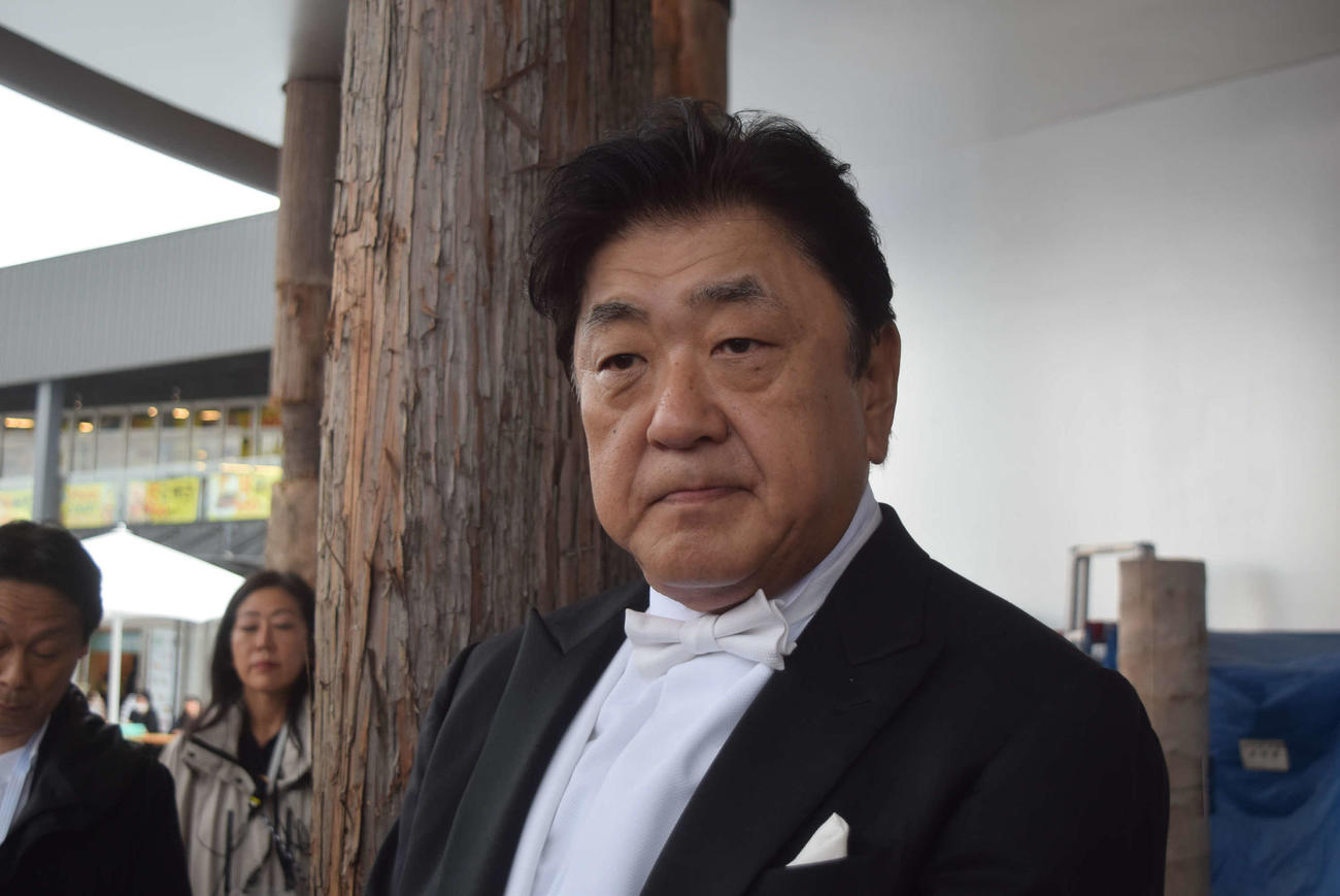 「1万人の第九」の指揮を執り、安堵の表情を浮かべた佐渡裕氏（撮影・阪口孝志）