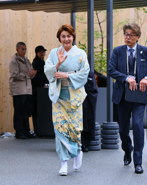 大阪・関西万博が開幕し、日本館のオープニングセレモニーに登場した藤原紀香(撮影・藤尾明華)
