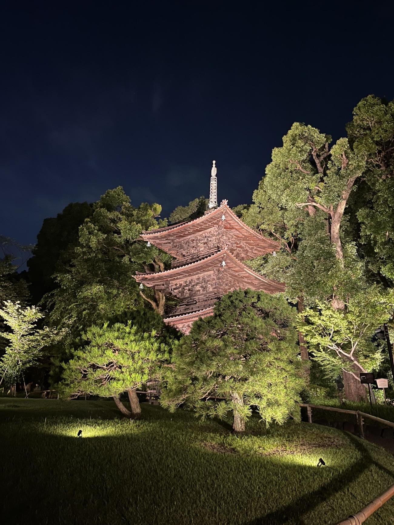 ホテル椿山荘東京の三重塔