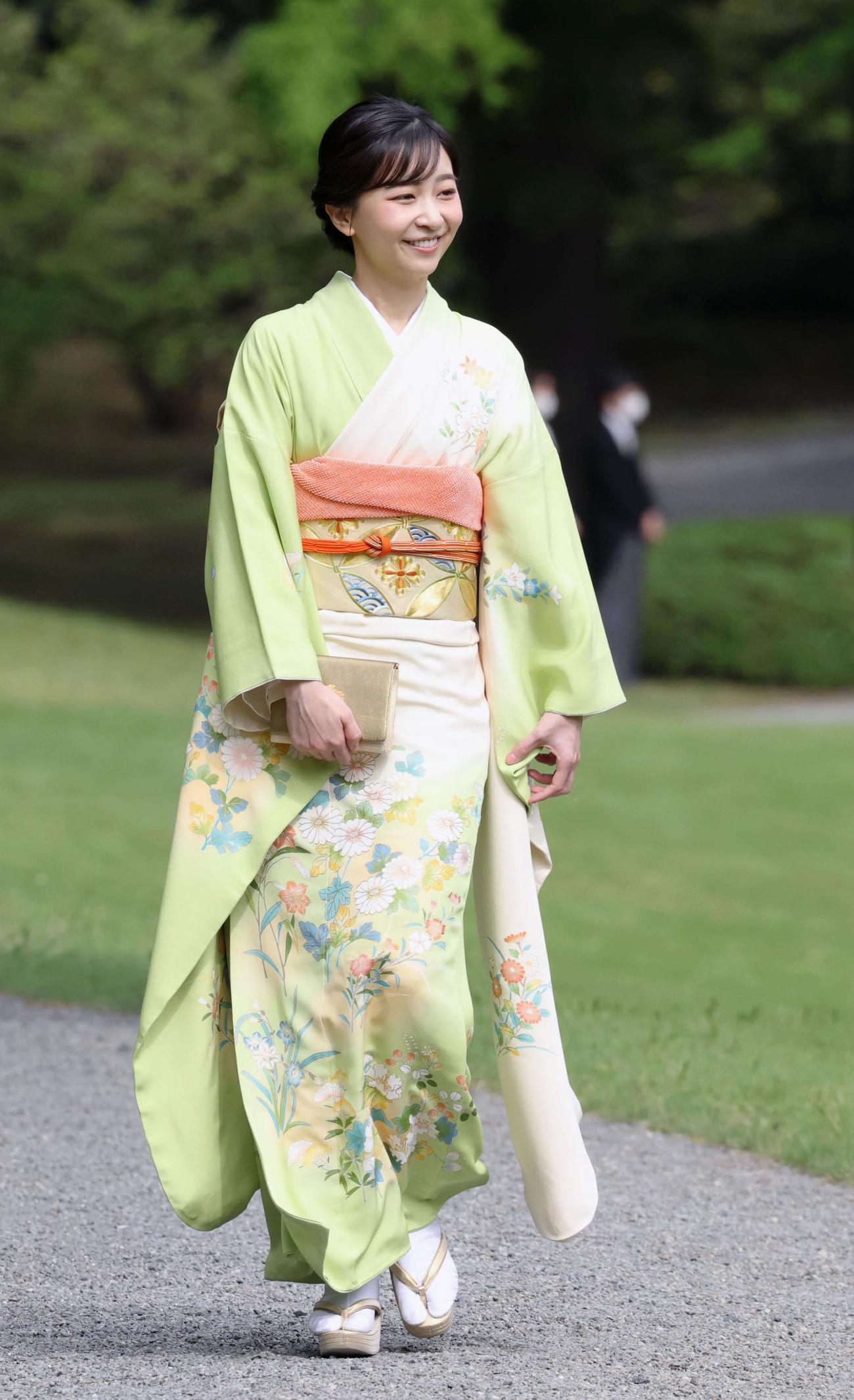 春の園遊会に臨まれる秋篠宮家の次女佳子さま（共同）