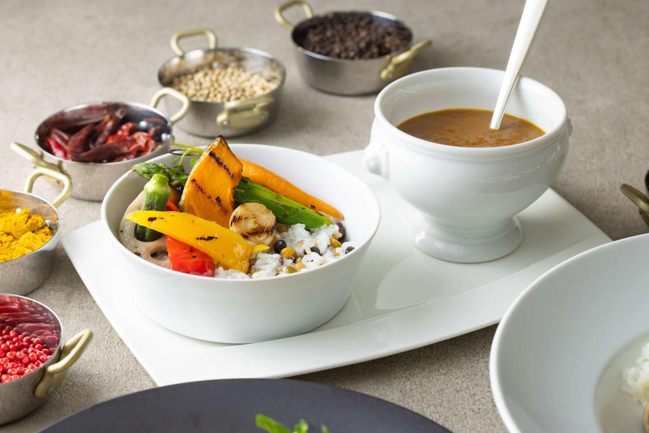 グリル野菜と五穀米のスープカレー