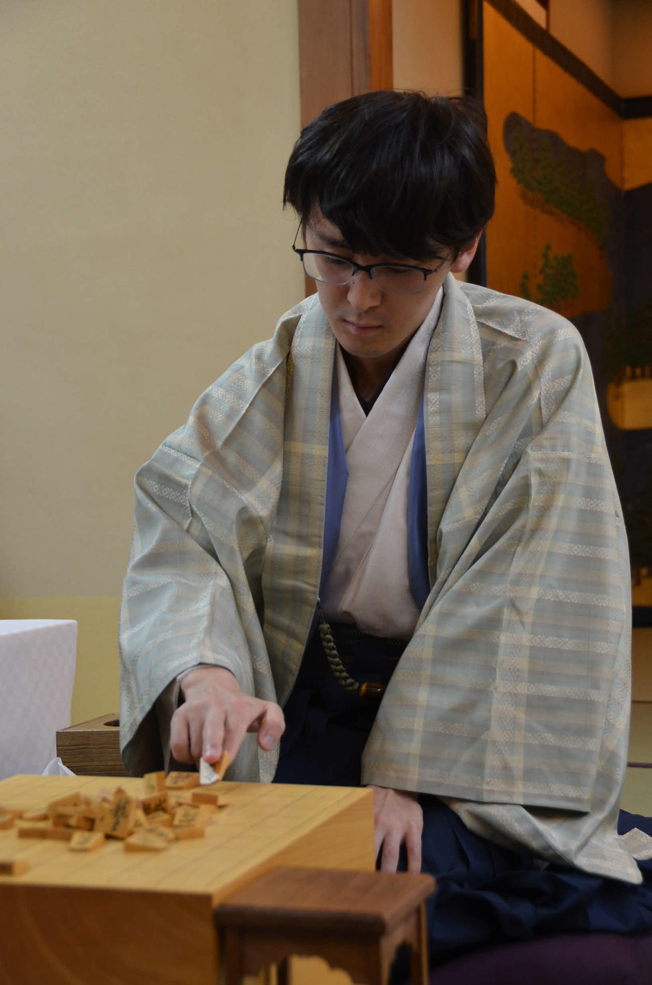 叡王戦5番勝負第3局に臨んだ伊藤匠叡王（日本将棋連盟提供）