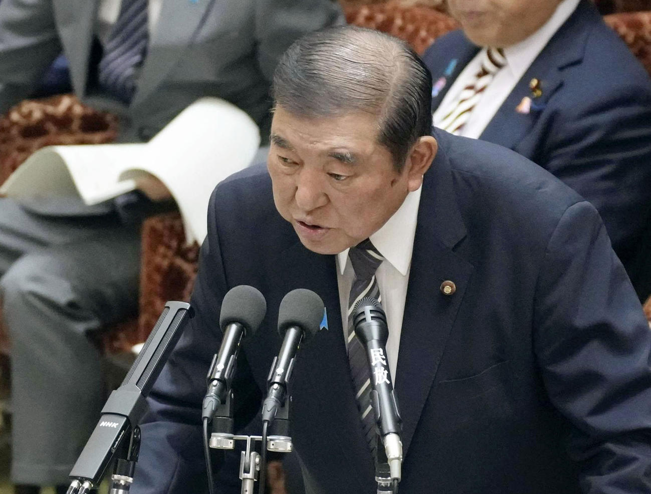 衆院予算委の集中審議で答弁する石破首相（共同）