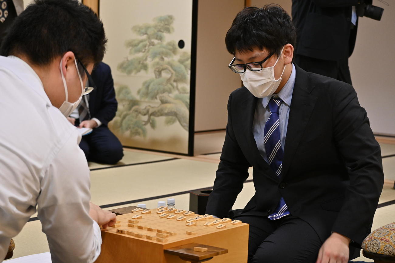 奨励会員として初のランキング戦優勝、奨励会員初の本戦進出を決めた山下数毅三段（撮影・松浦隆司）