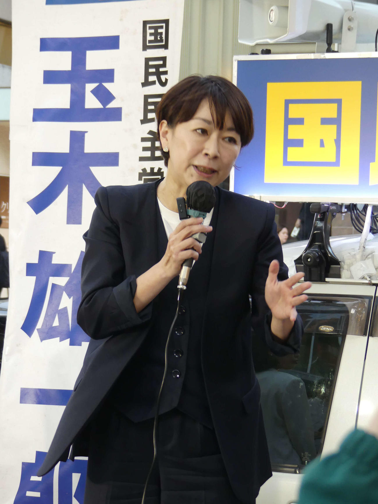 国民民主党から参院選に出馬することになり、都内で街頭演説する山尾志桜里・元衆院議員（撮影・中山知子）