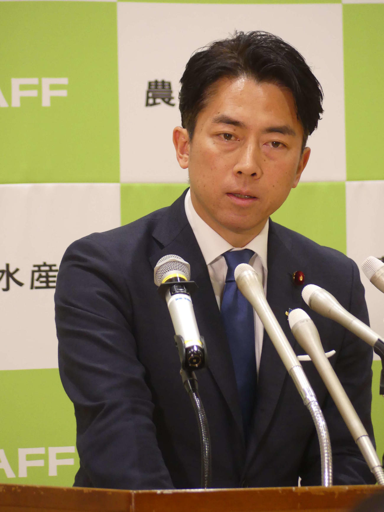 就任会見に臨む小泉進次郎農相（撮影・中山知子）