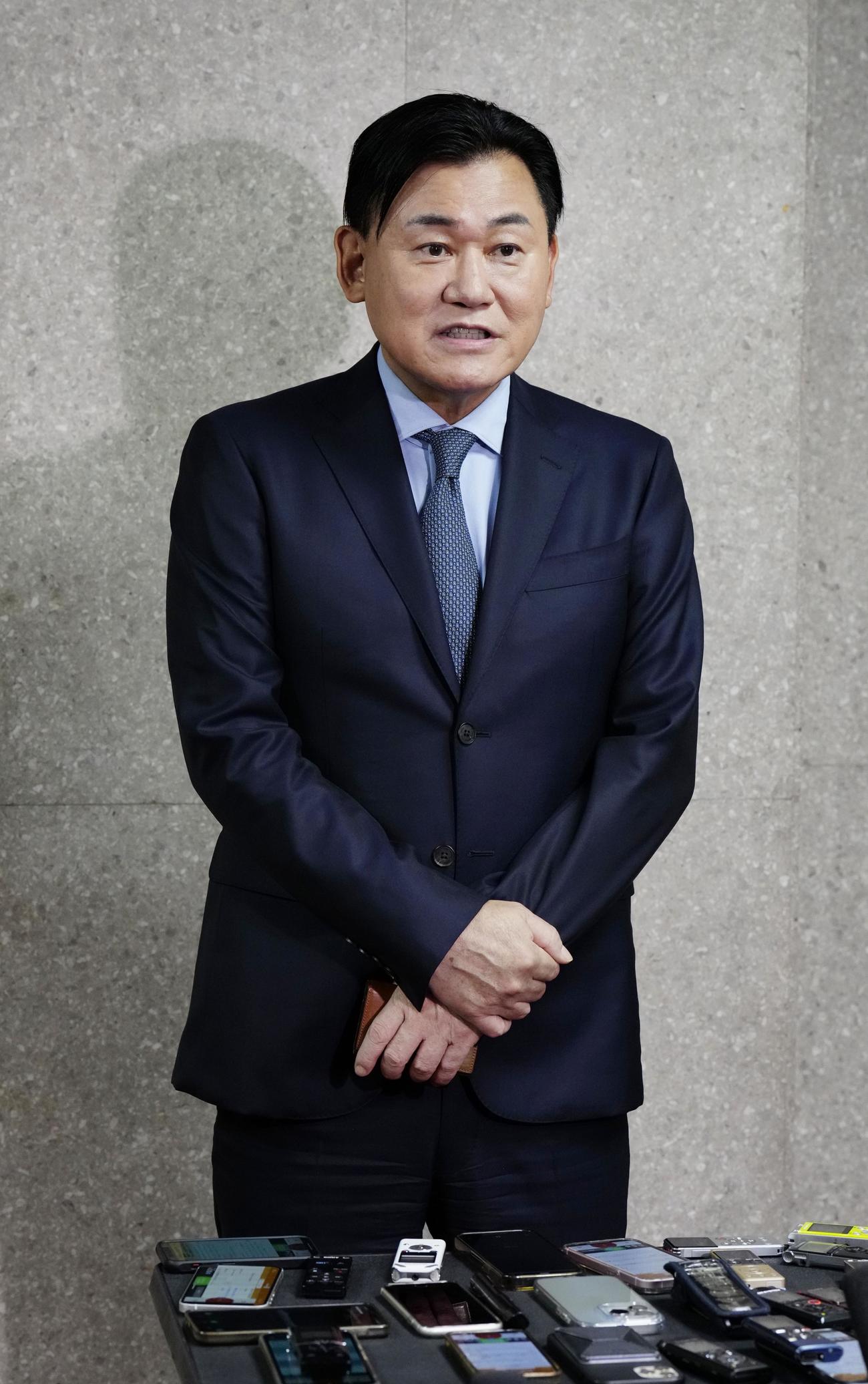小泉農相との面会後、記者団の取材に応じる楽天グループの三木谷浩史会長兼社長（共同）