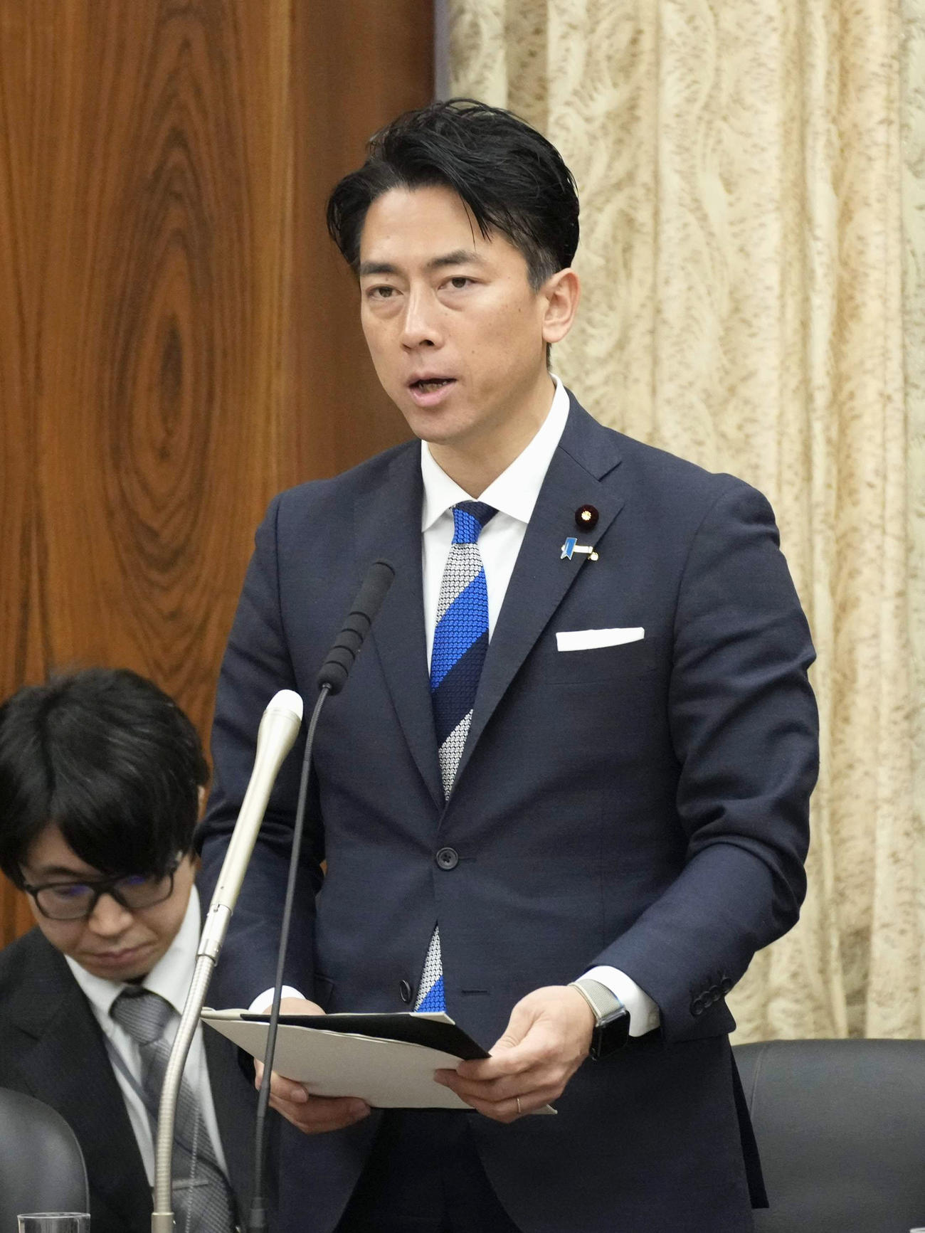 参院農林水産委で発言する小泉農相（共同）