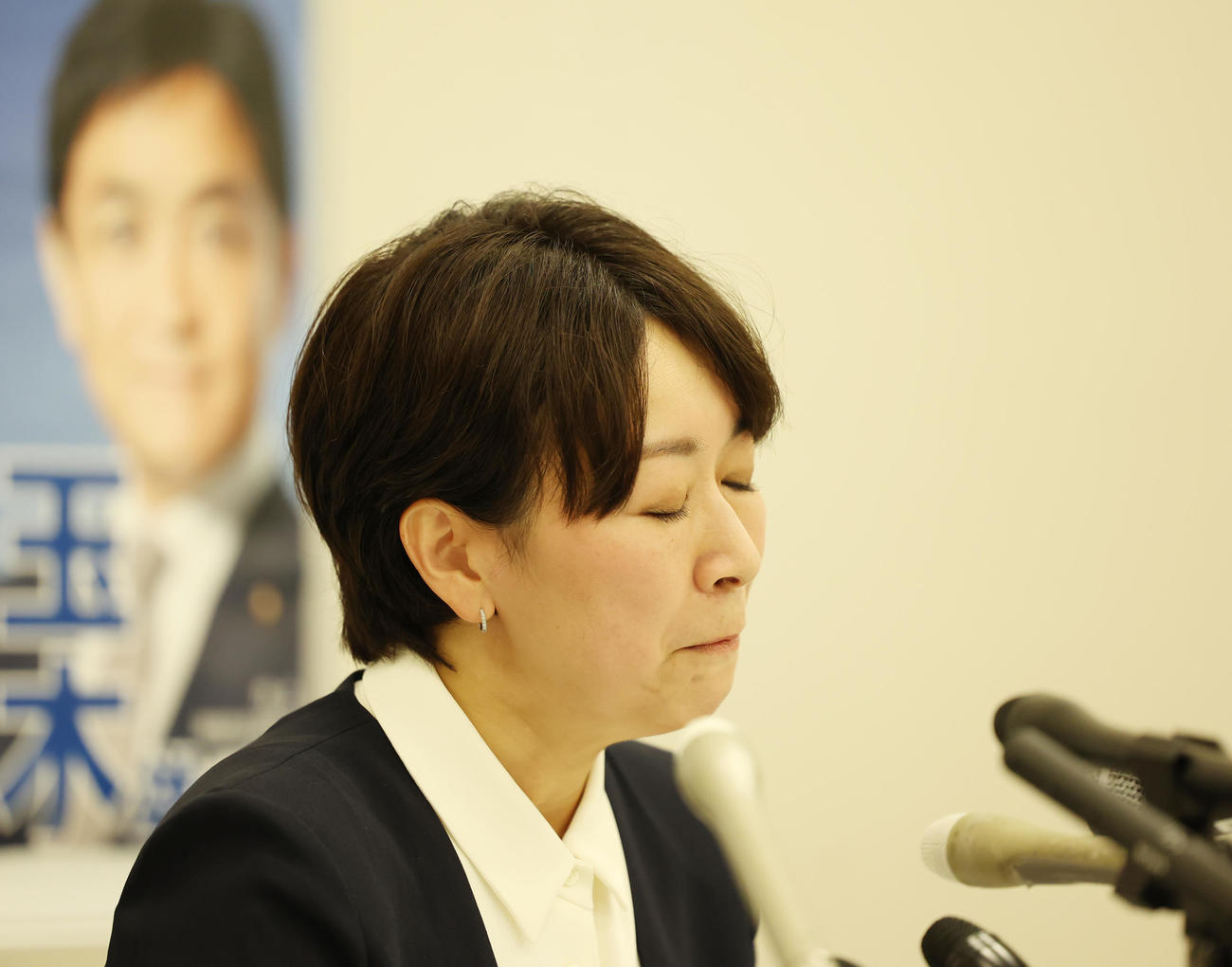 10日、国民民主党からの参院選出馬会見を行う山尾志桜里氏