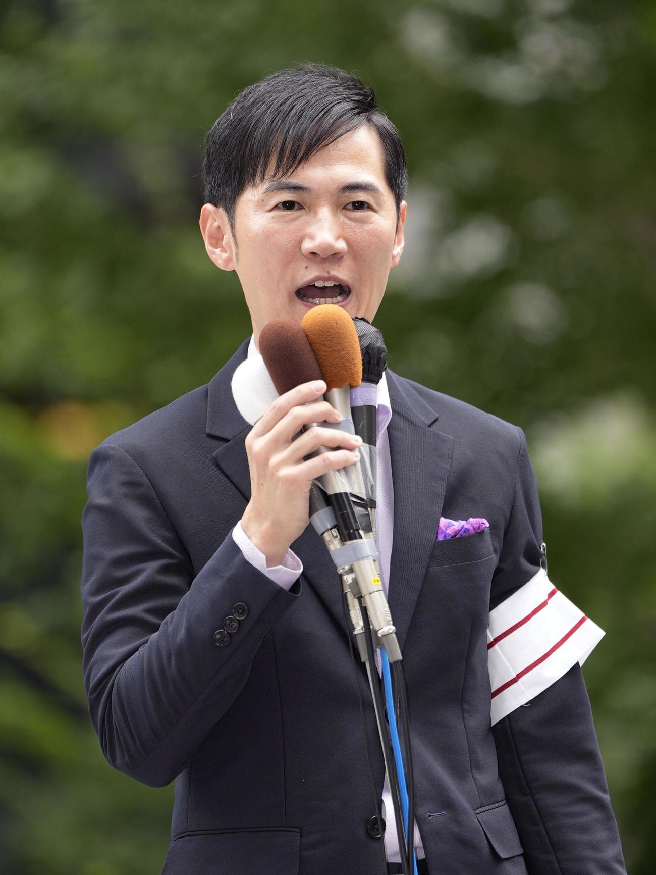 東京都議選が告示され、第一声を上げる再生の道の石丸伸二代表（共同）