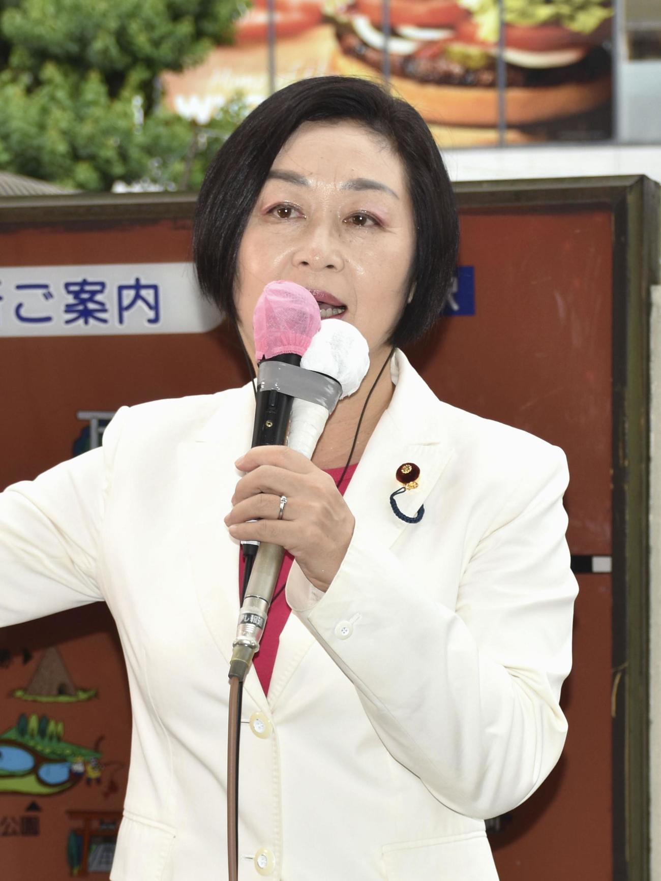 東京都議選が告示され、第一声を上げるれいわ新選組の櫛渕万里共同代表（共同）