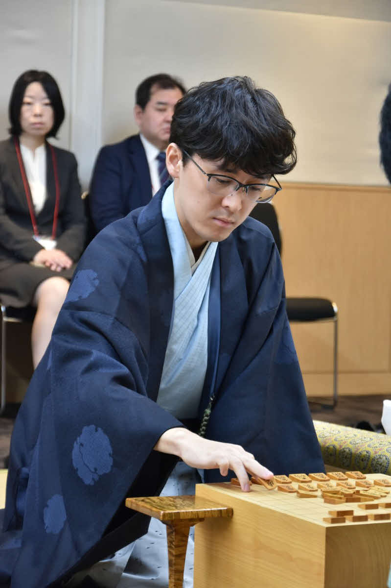 今局でタイトル初防衛と八段昇段を目指す伊藤匠叡王（日本将棋連盟提供）