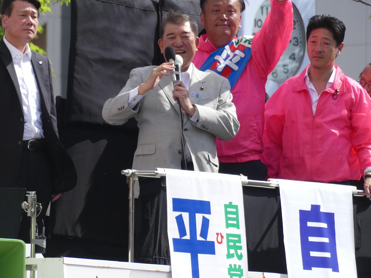 東京都議選最終日に自民党候補の応援に初めて入り、支持を訴える石破茂首相（撮影・中山知子）